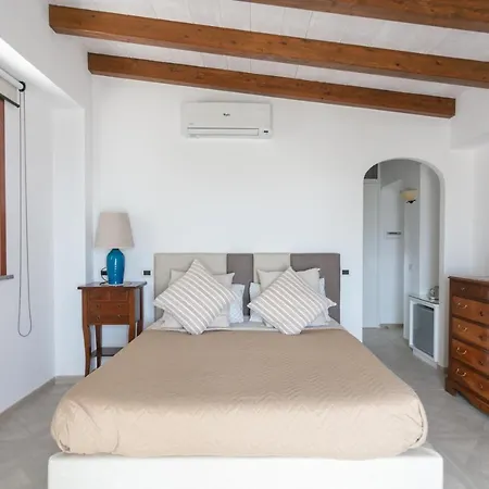 Aldarogi Bed & Breakfast 4*